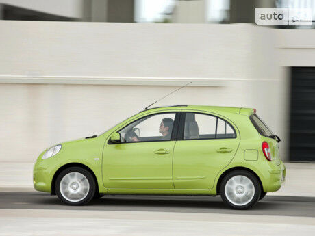 Ниссан Микра 2002 року Nissan Micra 2002 року