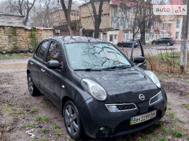 Nissan Micra 2010 года