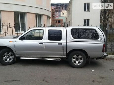 Ниссан Навара 2004 року Nissan Navara 2004 року