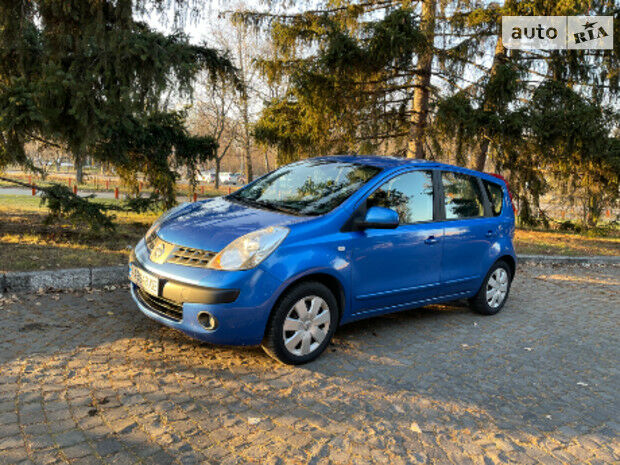 Ниссан Ноут 2006 года Nissan Note 2006 года
