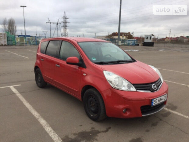 Nissan Note 2011 года