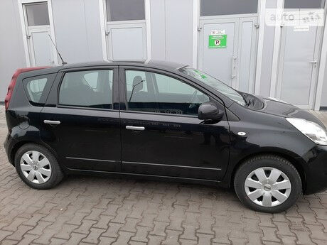 Nissan Note 2011 года