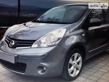 Nissan Note 2011 года