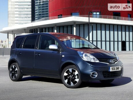 Ниссан Ноут 2006 року Nissan Note 2006 року