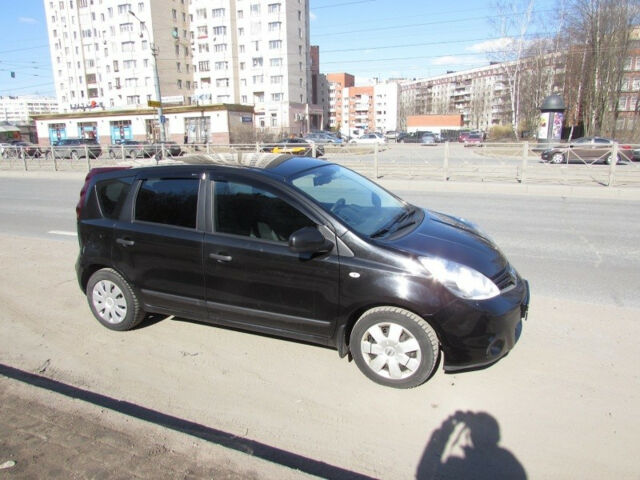 Nissan Note 2011 года