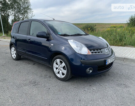 Фото на отзыв с оценкой 5 о Nissan Note 2006 году выпуска от автора "Володимир Володимир" с текстом: Чудовий автомобіль, на вигляд маленький, але просторий у салоні.На пробіги 145-150т.км, проблем ж...