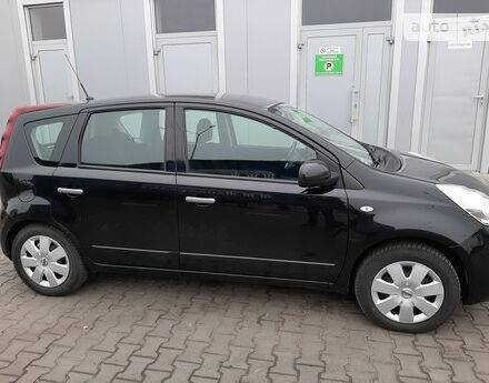 Nissan Note 2011 року