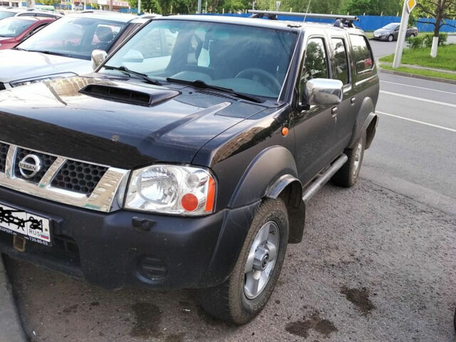 Nissan NP300 2010 года