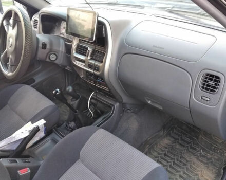 Nissan NP300 2010 года