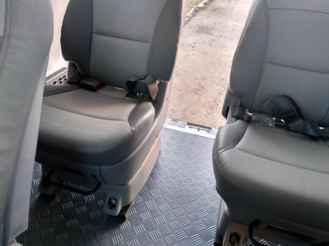 Nissan NV 2009 года