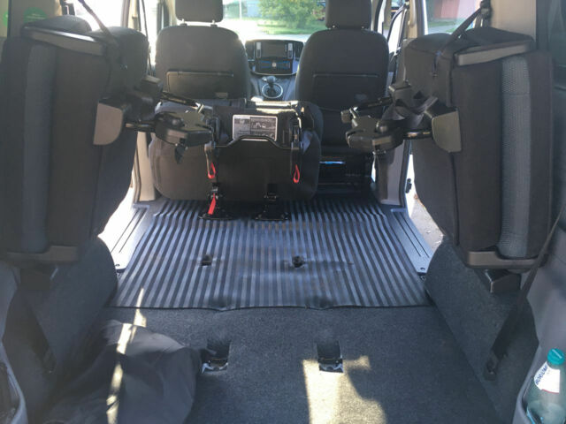 Nissan NV 2019 року