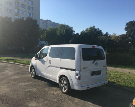 Nissan NV 2019 року