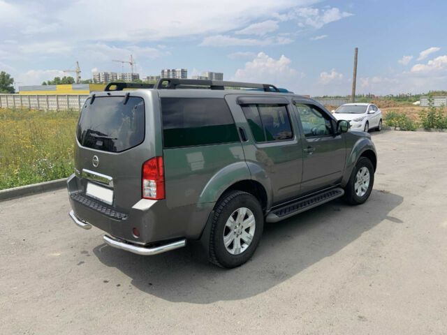 Nissan Pathfinder 2007 року