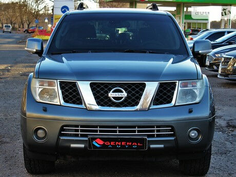 Ниссан Патфайндер 2008 року Nissan Pathfinder 2008 року