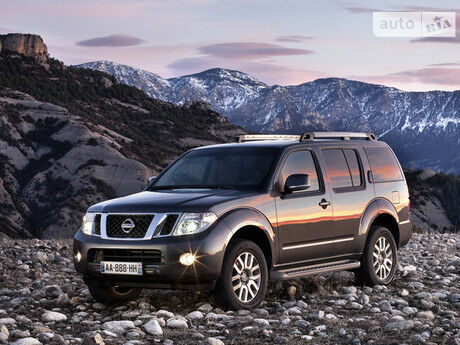 Ниссан Патфайндер 2005 года Nissan Pathfinder 2005 года
