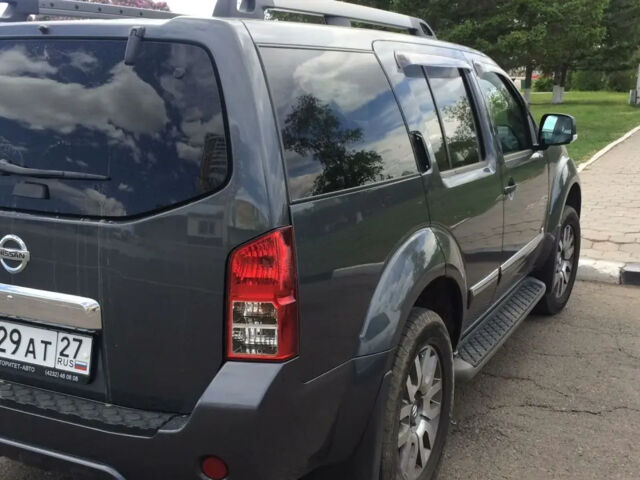 Nissan Pathfinder 2010 року