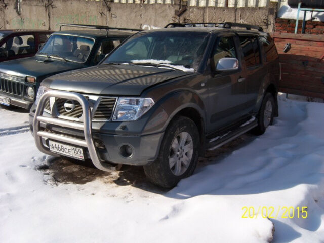 Nissan Pathfinder 2005 года