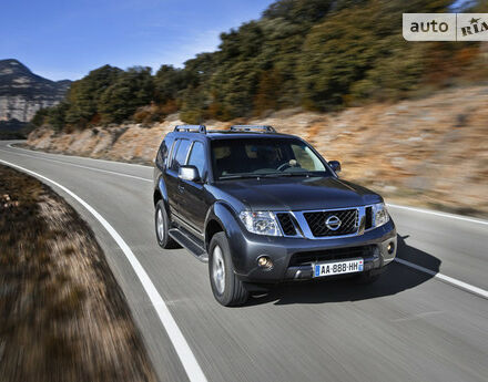 Nissan Pathfinder 2005 року