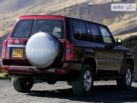 Ниссан Патрол 2013 року Nissan Patrol 2013 року
