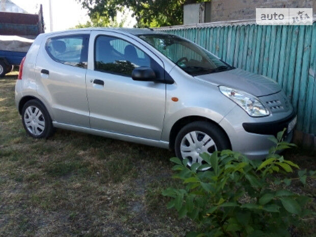 Nissan Pixo 2009 года