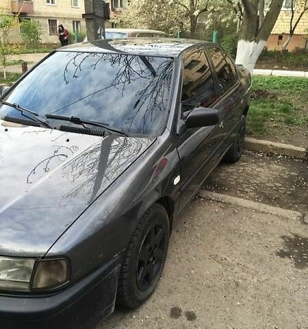 Nissan Primera 1992 року