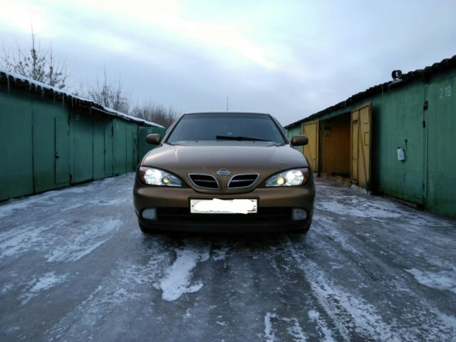 Nissan Primera 1999 року