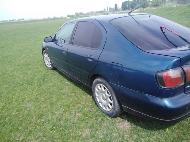 Nissan Primera 1998 року