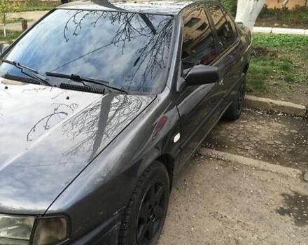 Nissan Primera 1992 року