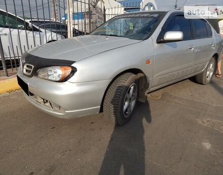 Nissan Primera 1992 року