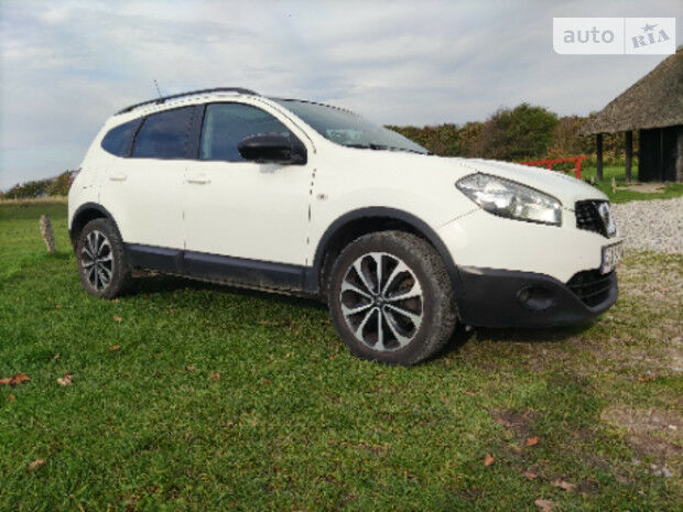 Nissan Qashqai+2 2014 года