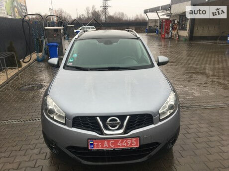 Nissan Qashqai+2 2010 года