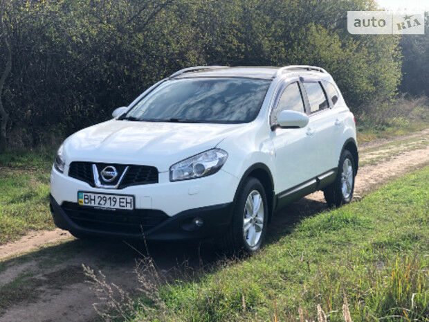 Nissan Qashqai+2 2010 року