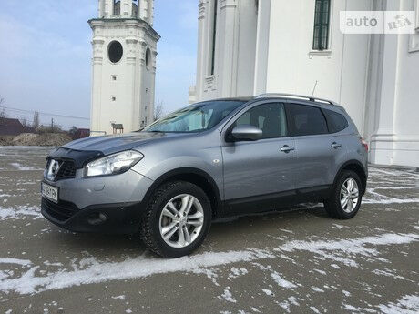 Nissan Qashqai+2 2012 года