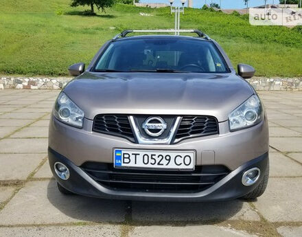 Nissan Qashqai+2 2010 року