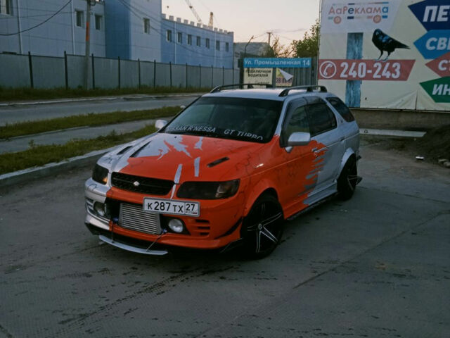 Nissan R'nessa 1998 року