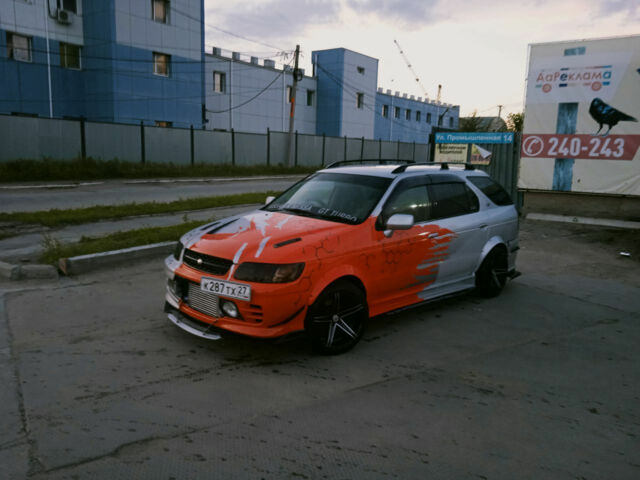 Nissan R'nessa 1998 року