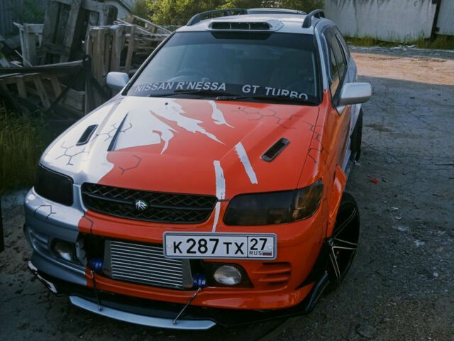 Nissan R'nessa 1998 року