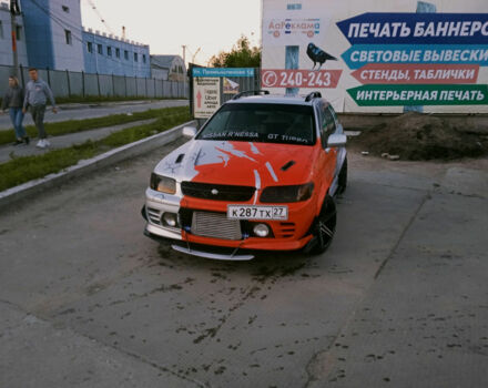 Nissan R'nessa 1998 року