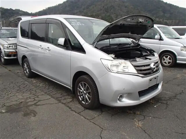 Nissan Serena 2011 года