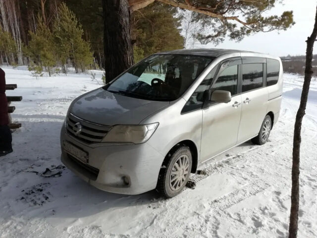 Nissan Serena 2011 года