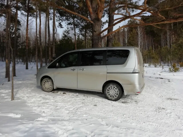 Nissan Serena 2011 года