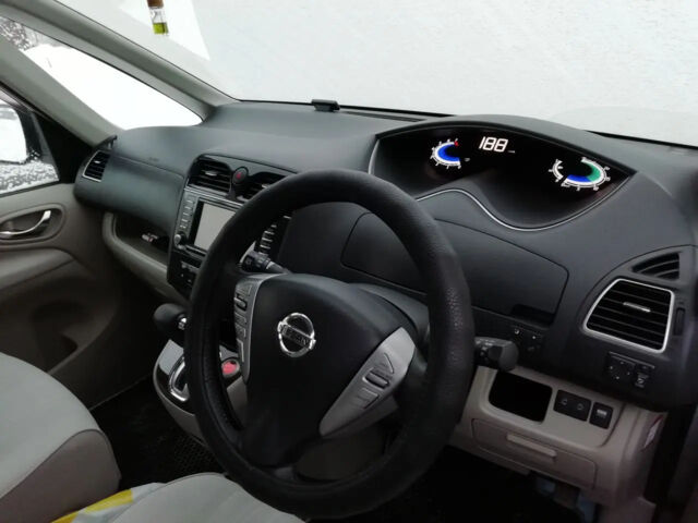Nissan Serena 2011 года