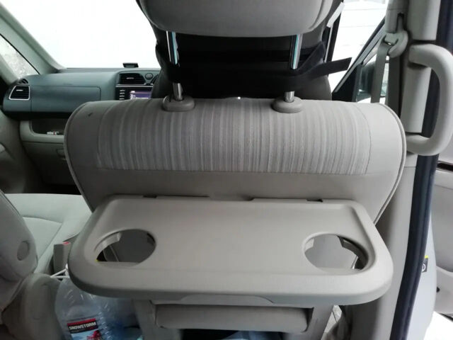 Nissan Serena 2011 года