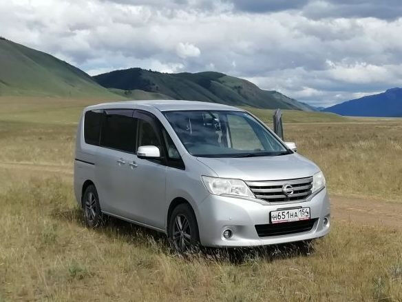 Nissan Serena 2011 года