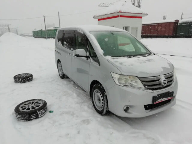 Nissan Serena 2011 года