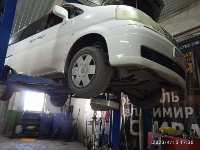 Nissan Serena 2004 года