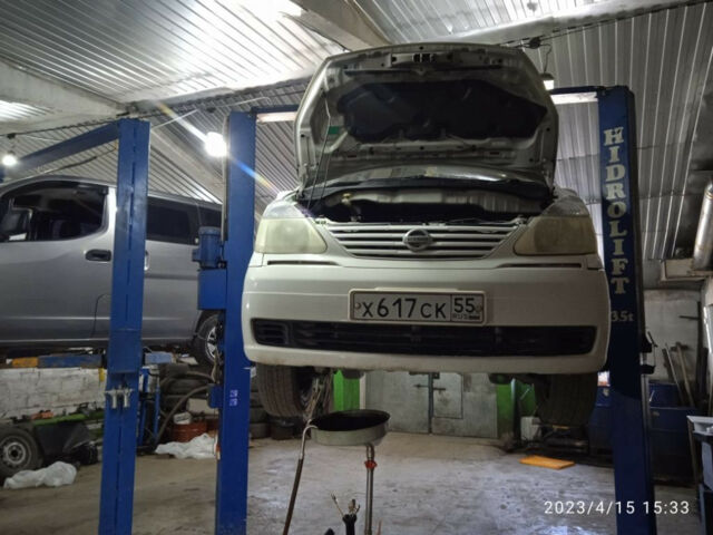 Nissan Serena 2004 року