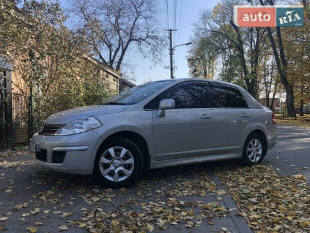 Nissan TIIDA 2012 года