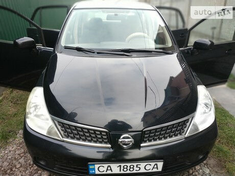 Ниссан Тиида 2007 года Nissan TIIDA 2007 года