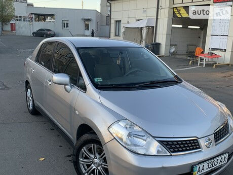 Nissan TIIDA 2008 року